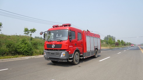 東風(fēng)天錦消防車(chē)